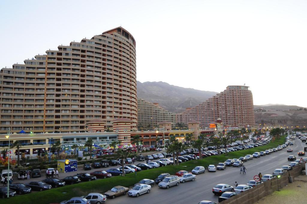 Porto Sokhna Pyramids Apartments Powered By Amer-Group Family Only Ain Sukhna Ngoại thất bức ảnh