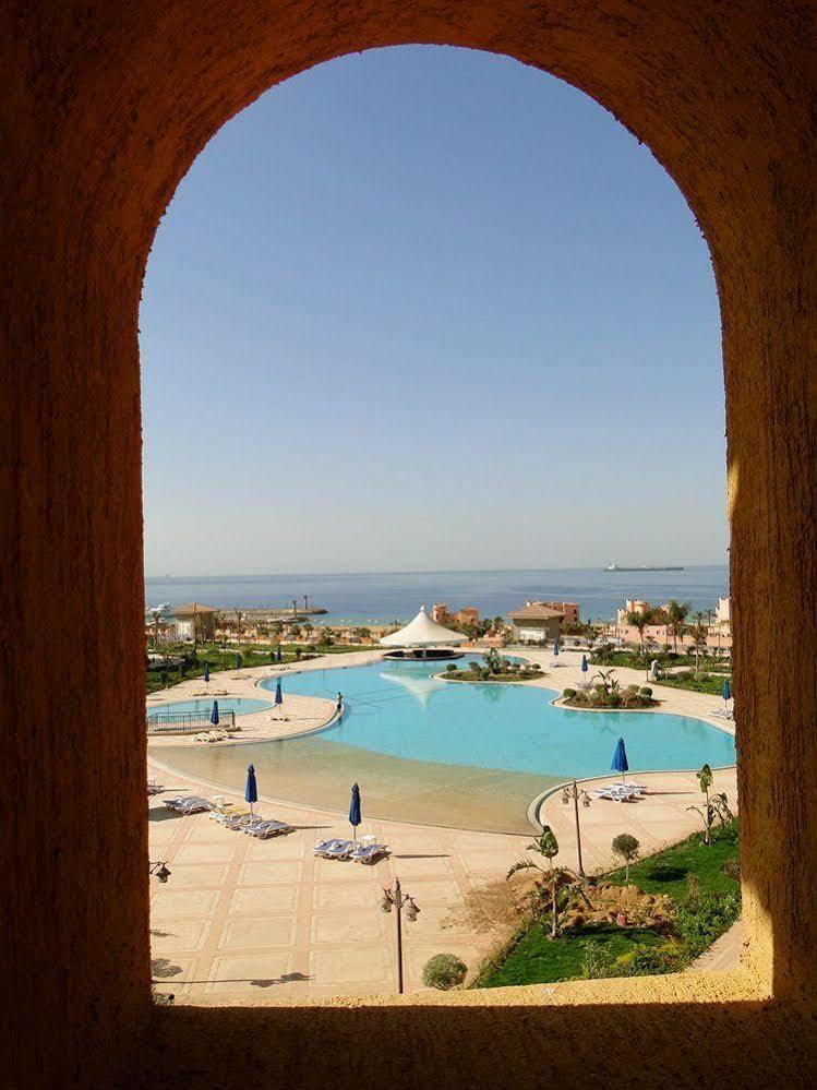 Porto Sokhna Pyramids Apartments Powered By Amer-Group Family Only Ain Sukhna Ngoại thất bức ảnh